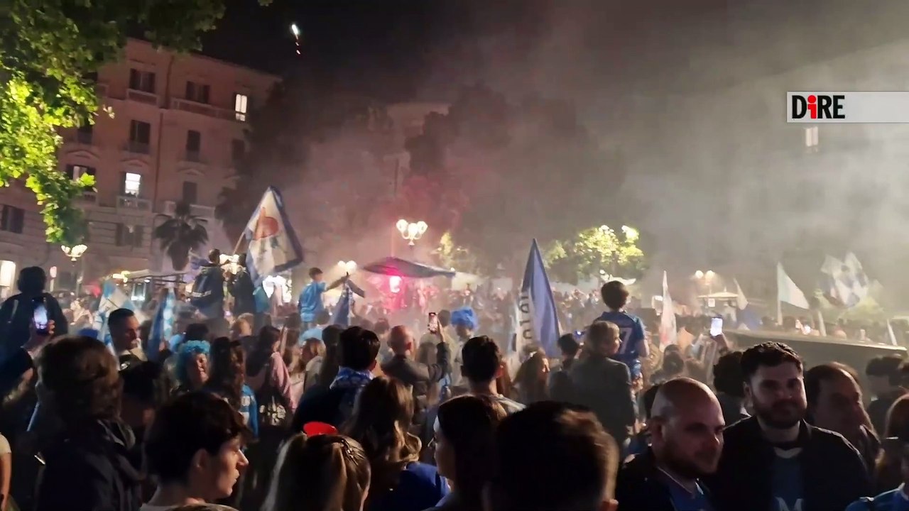 Napoli - CALCIO. A PIAZZA VANVITELLI CAROSELLI DI GIOVANISSIMI IN SCOOTER  (23.05.25)