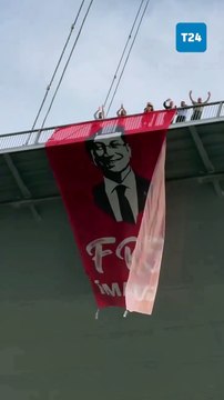 CHP'li milletvekilleri, 15 Temmuz Şehitler Köprüsü'ne 'İmamoğlu'na özgürlük' pankartı ast