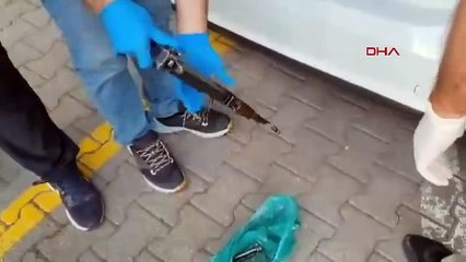 Kiralık araçtan Kalaşnikof tüfekler çıktı; 1 polis gözaltında