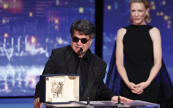 Chi è il regista iraniano Jafar Panahi e perchè ha vinto la Palma d'Oro di Cannes 2025