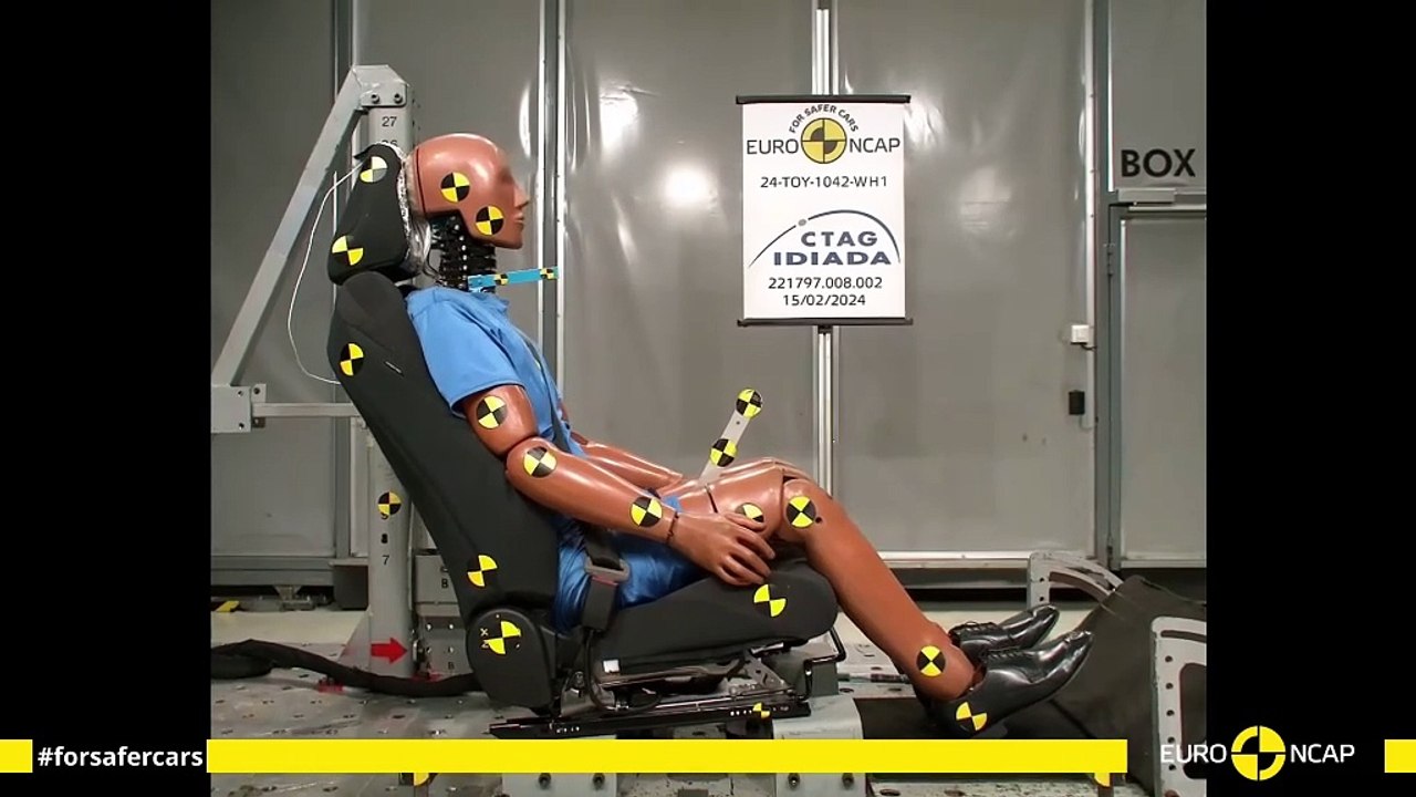 Le SUV de taille compacte Toyota C-HR PHEV obtient cinq étoiles aux crash-tests Euro NCAP 2025