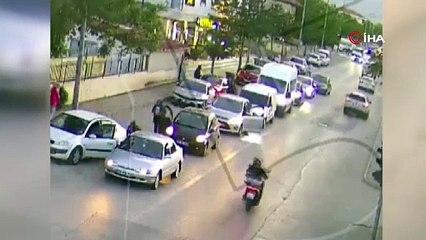 Erzincan'da 8 aylık bebek  için trafiği durdurdular! O anlar kamerada!