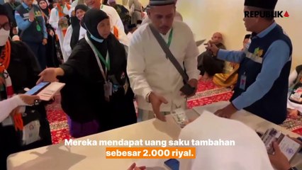 Jamaah Haji Aceh Terima Uang Wakaf Baitul Asyi