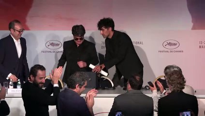 المخرج الإيراني المعارض جعفر بناهي يحصد السعفة الذهبية في مهرجان كان