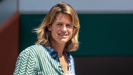 GALA VIDEO - Amélie Mauresmo : la disparition de son père, ce drame qui a changé sa vie il y a 20 ans