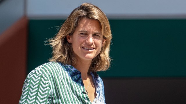 GALA VIDEO - Amélie Mauresmo : la disparition de son père, ce drame qui a changé sa vie il y a 20 ans