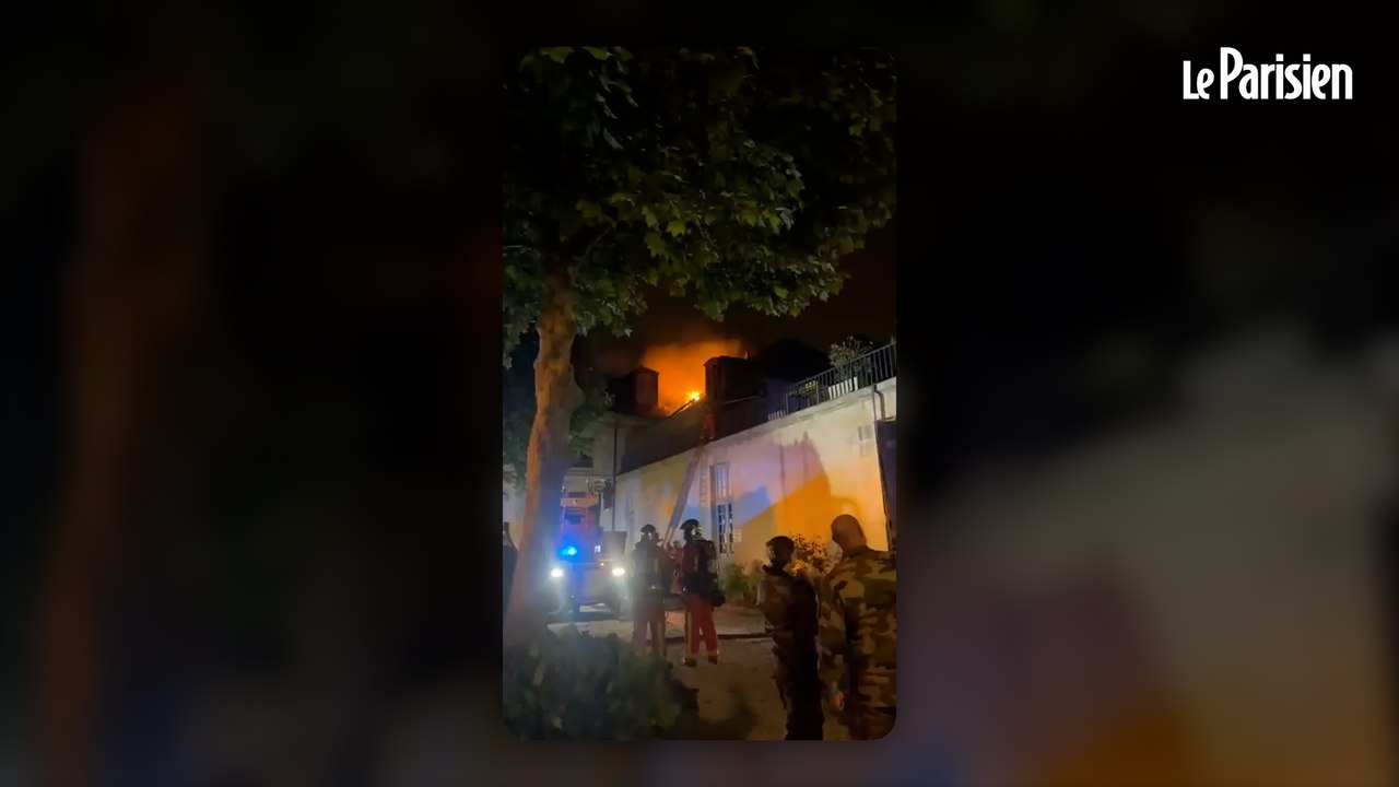 Paris : incendie spectaculaire à l’École militaire