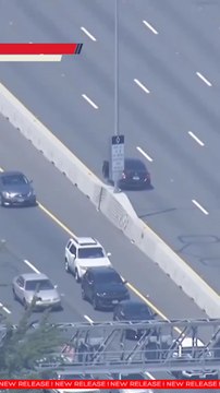 Carjacking suspects flee cops on I-80 in Berkeley after chase. #bayarea #crime #police #PnDmart #japdmediaClick the link below to follow japdmedia on Instagram and stay connected! instagram.com/japdmedia?igsh=N28yZ3ZraGNibnVl