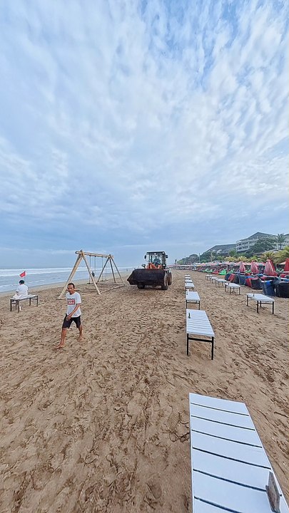 Pantai Seminyak Double Six Bali