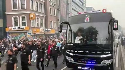 Beşiktaş Taraftarından Takımlarına Coşkulu Destek