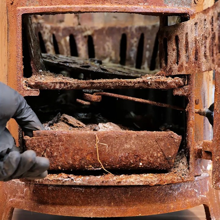 The restoration of an old and rusty circle stove! - video Dailymotion