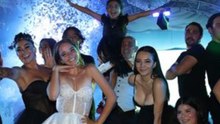 Vals de Radha con su familia