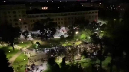 L'altra movida (abusiva) di piazza Leonardo: migliaia di ragazzi, musica e alcol «à go go»