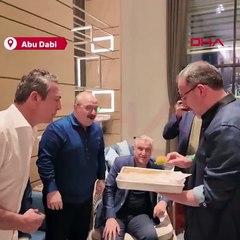 Ali Koç, AKP'li Varank'ın elinden baklava yedi