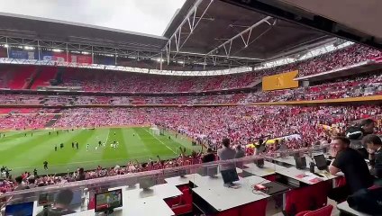 Sunderland fans singing their hearts out at Wembley ahead of win over Sheffield United