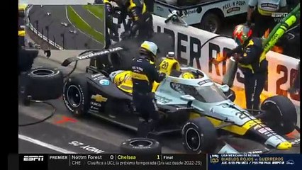 Indy 500 2025: Rossi's Dramatic Fire During Pit Stop 🔥