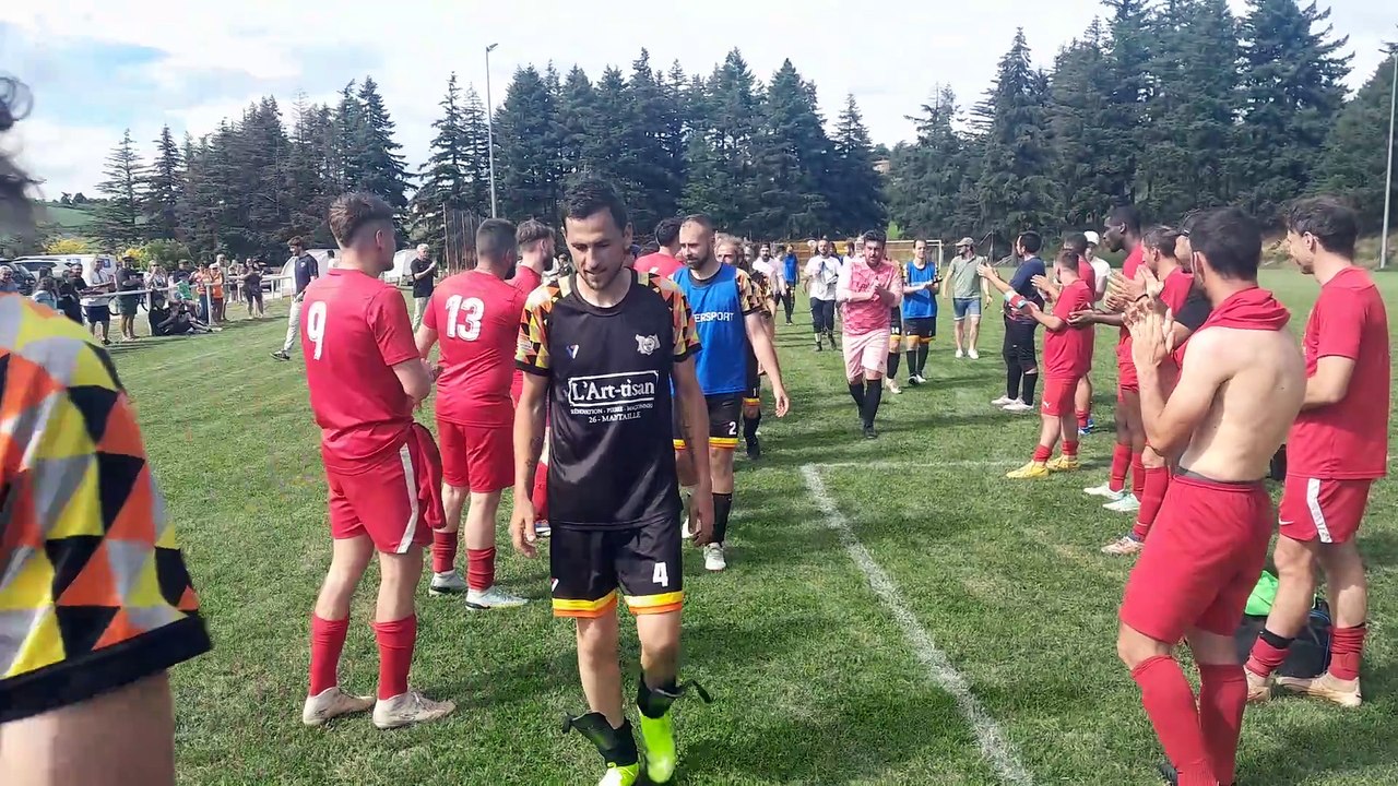 LA VIDÉO DE L'ENTRÉE DES JOUEURS AS DU PIC VS ENT.CSC.ASSB DIMANCHE 25 MAI 2025