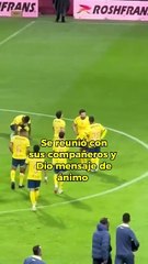 Henry Martín fue a alentar a sus compañeros después del 0-0 entre Toluca y América.