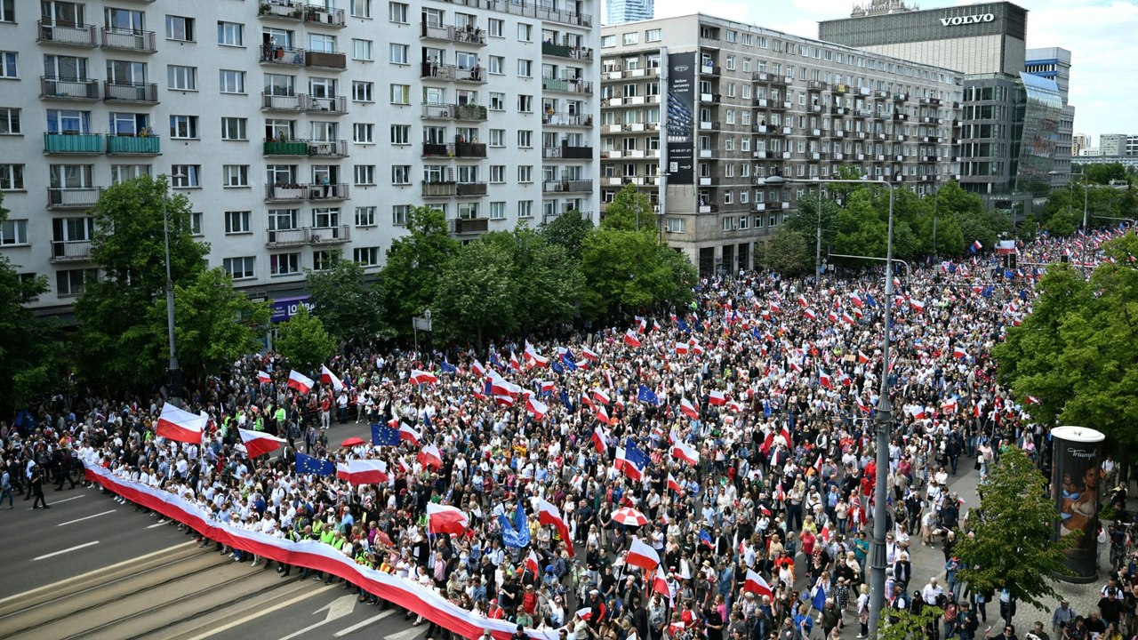 Präsidentenwahl in Polen: Zehntausende bei Wahlkampf-Demos