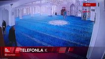 Maslak’ta camide telefonla konuşan kişiyi darbetti