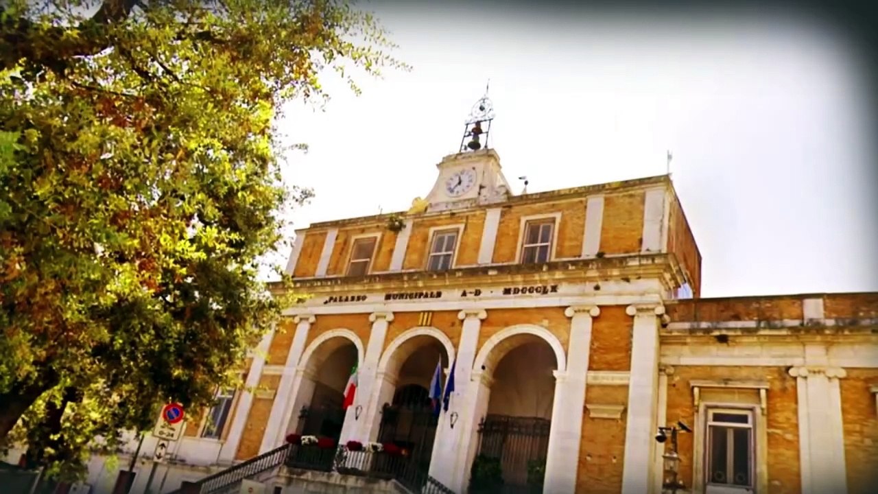 Incidente sulla Andria-Castel del Monte: violento schianto tra moto e auto con a bordo anziani