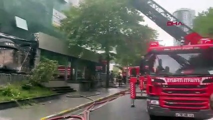 İstanbul'da büyük yangın: 132 dairelik bina boşaltıldı
