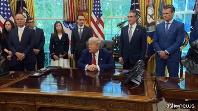 Colloquio con von der Leyen, Trump sospende i dazi all'Ue