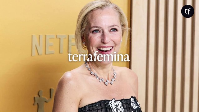 Plus lumineuse que jamais , Sexagénaire sexy : Gillian Anderson déclare sa flamme aux français à Cannes et sidère les internautes