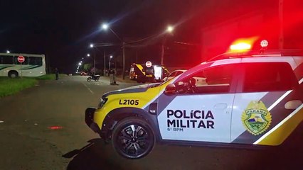 Motociclista fica ferido ao colidir contra coletivo de trabalhadores no Floresta