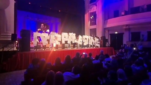 Dal palco della Nuova@Scuola gli studenti chiedono la fine della strage in Palestina