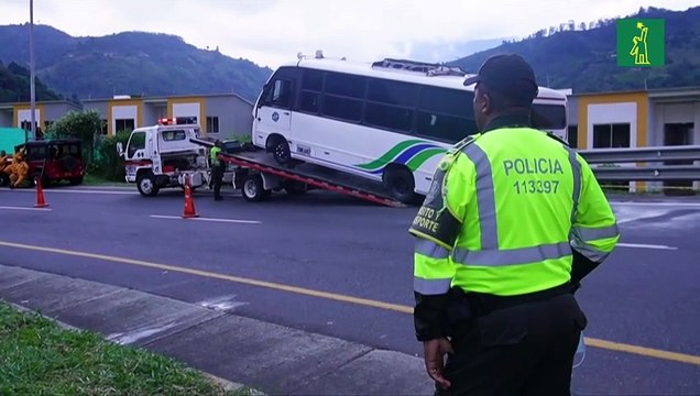 Una decena de universitarios muertos en accidente de autobús en Colombia