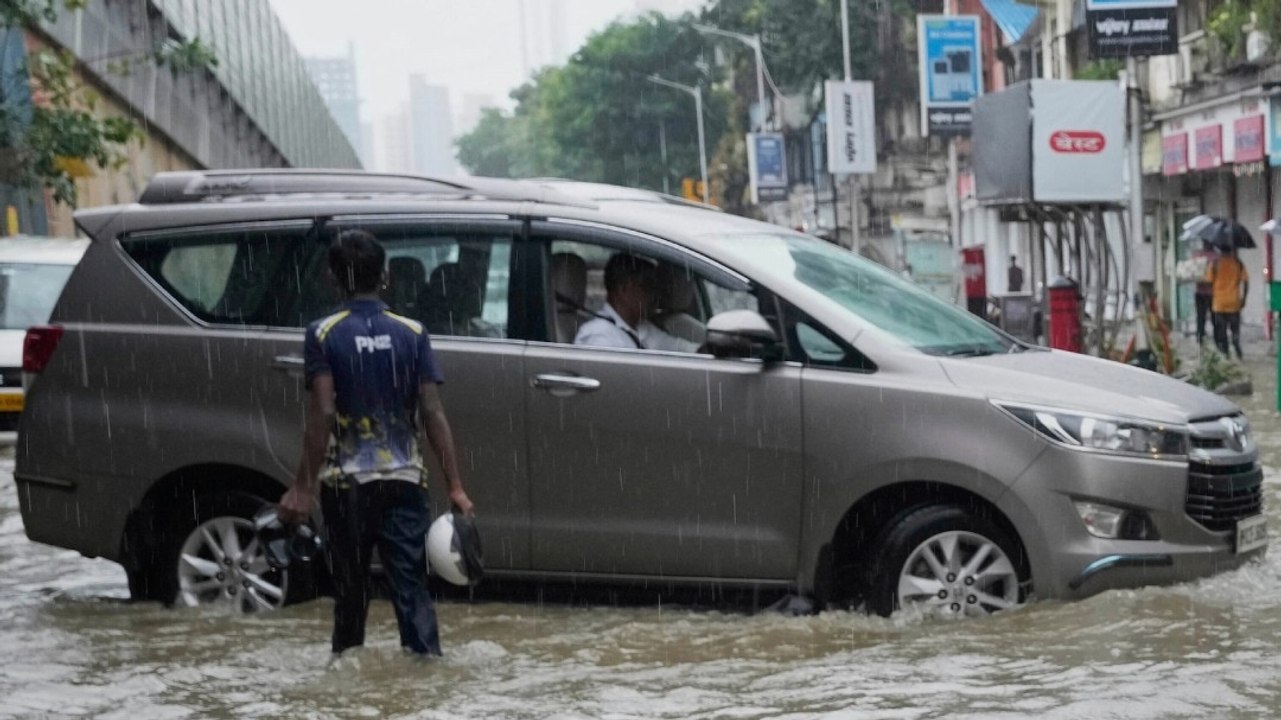Monsoon: गाड़ी चलाते वक्त 'Hydroplaning' से सावधान