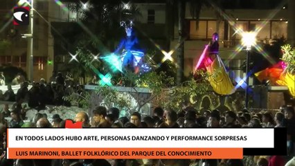 En todos lados hubo arte, personas danzando y performance sorpresas