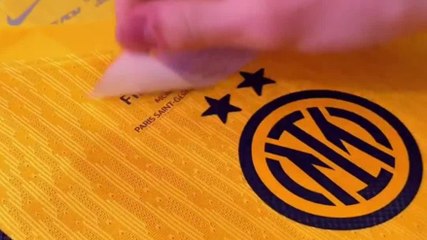 Inter, ecco la maglia della finale: patch e diciture sul kit giallo