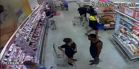 Homem é preso em supermercado de Copacabana ao roubar 22 kg de carne