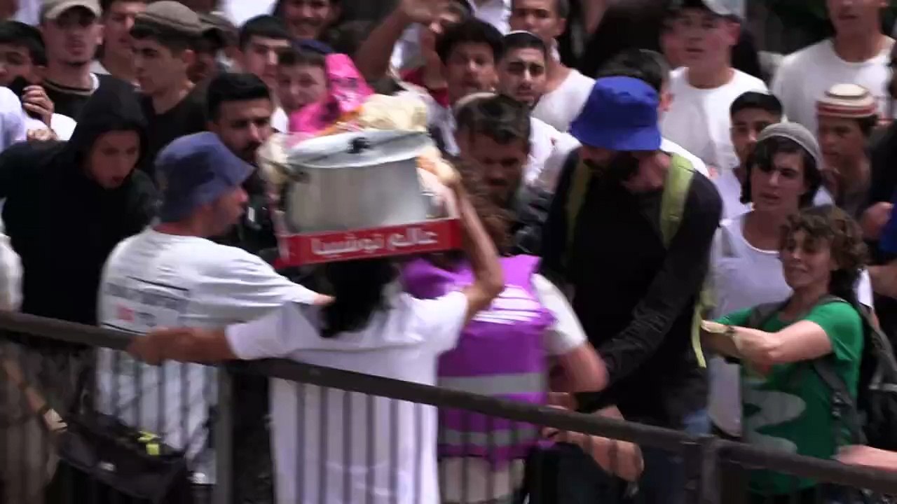 توتر في القدس القديمة مع إحياء إسرائيليين مسيرة الأعلام