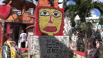 فنان في كوبا حوّل قريته عملا فنيا