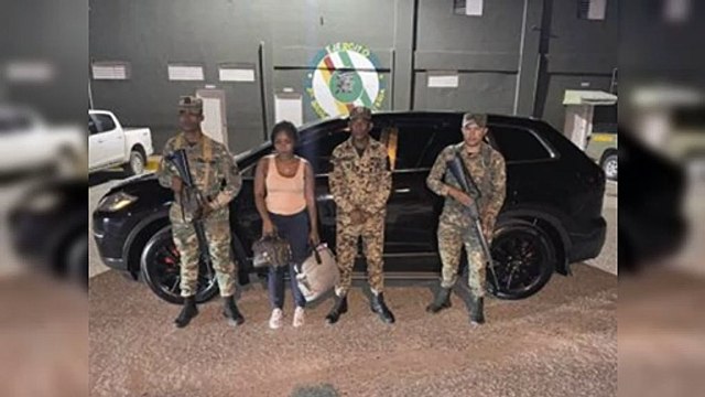 Detienen a oficial y cabo por transportar haitianos indocumentados