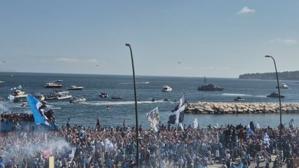 Napoli festeggia lo Scudetto: follia totale per le strade della città