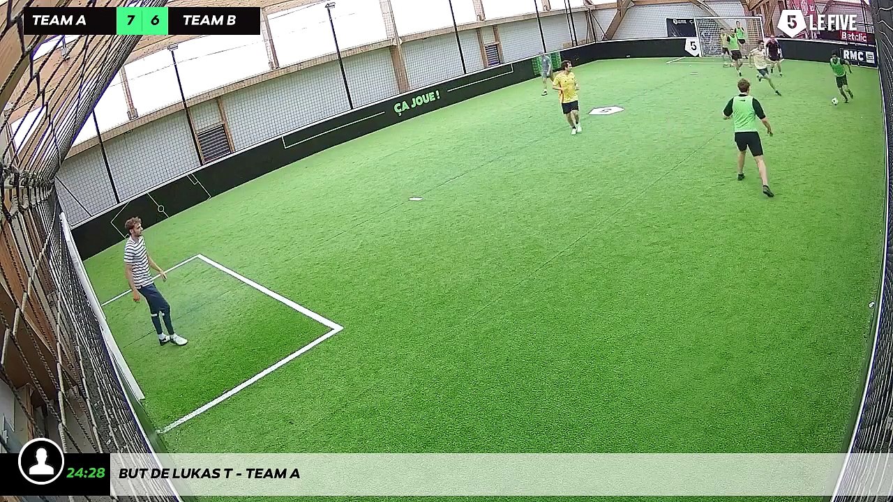 But de Lukas T - Team A