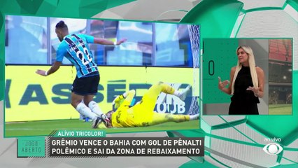 Cicinho detona Bruno Arleu de Araújo, que marcou pênalti duvidoso em Grêmio x Bahia