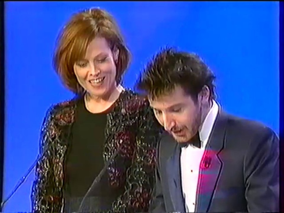 Sigourney Weaver et Edouard Baer- Césars - 2000