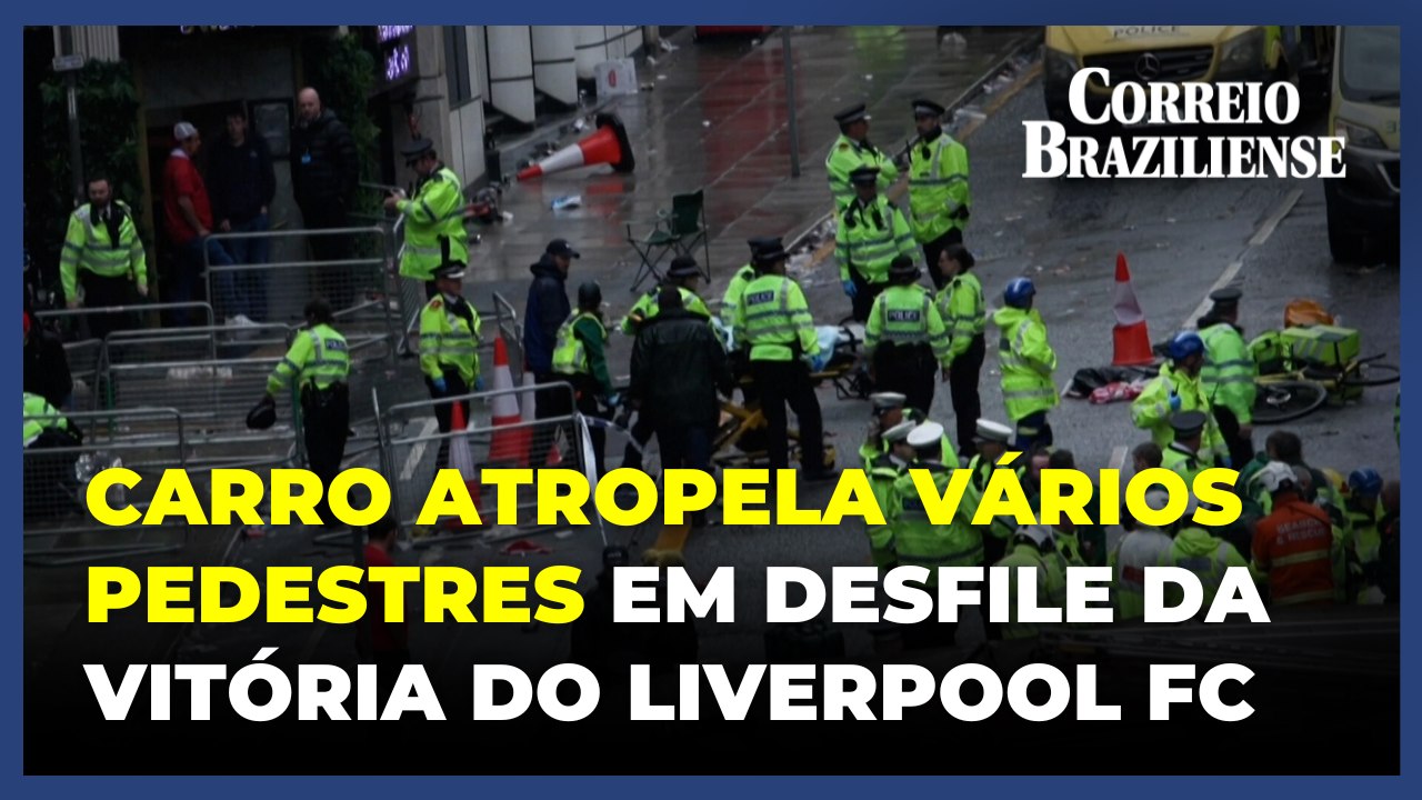 Carro atropela pedestres durante desfile da vitória do Liverpool FC