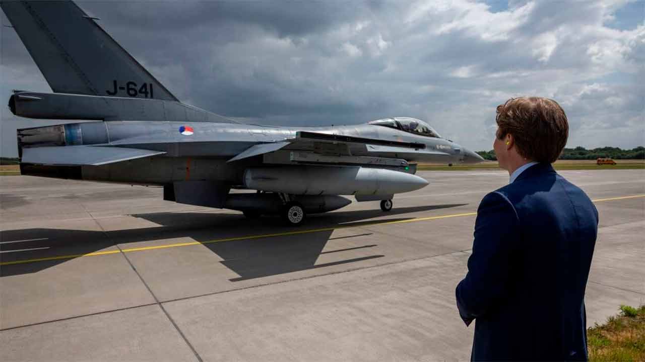 動画：オランダのF-16戦闘機、最後の機体がウクライナへ出発