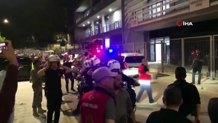 Elazığ’da hakem ve Vansporlu futbolcular zırhlı araçlarla stattan ayrıldı