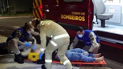 Batida entre Nissan Kicks e CB300 na Rua Manaus deixa mulher ferida