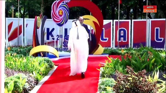 Ketibaan Ahli Majlis Tertinggi UAE di Sidang Kemuncak ASEAN-GCC