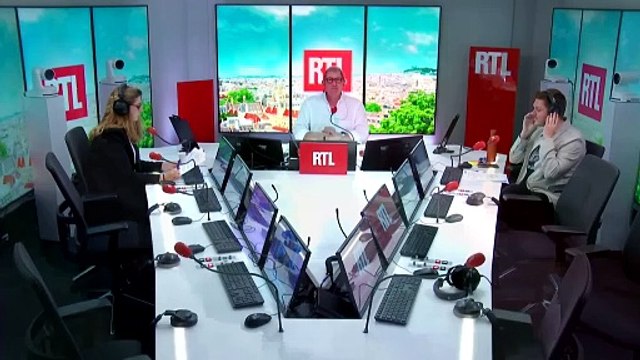 Couple Macron : Après la séquence dans l'avion les humoristes et les réseaux sociaux s'en donnent à coeur joie, entre parodie, affiches détournées et vidéos générées par IA !