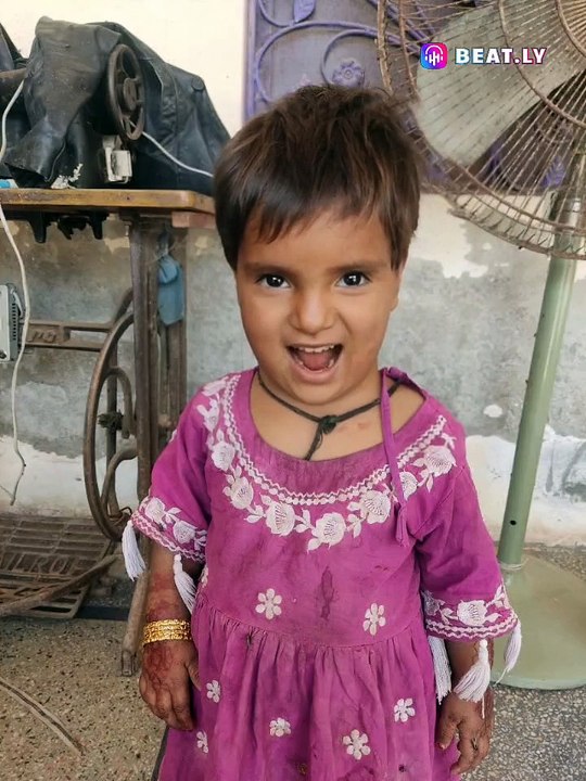 Little Girl Singing a Song with a Beautiful Voice, please like and follow little girl singing a song in the beautiful viral voice