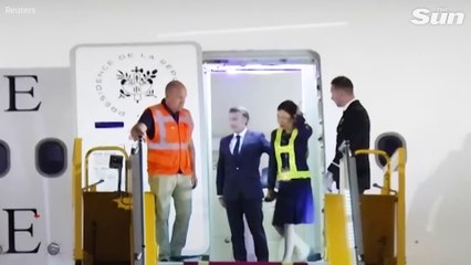 Bizarre moment Emmanuel Macron is SHOVED by wife Brigitte while ‘bickering’ as they got off plane-(1080p25)